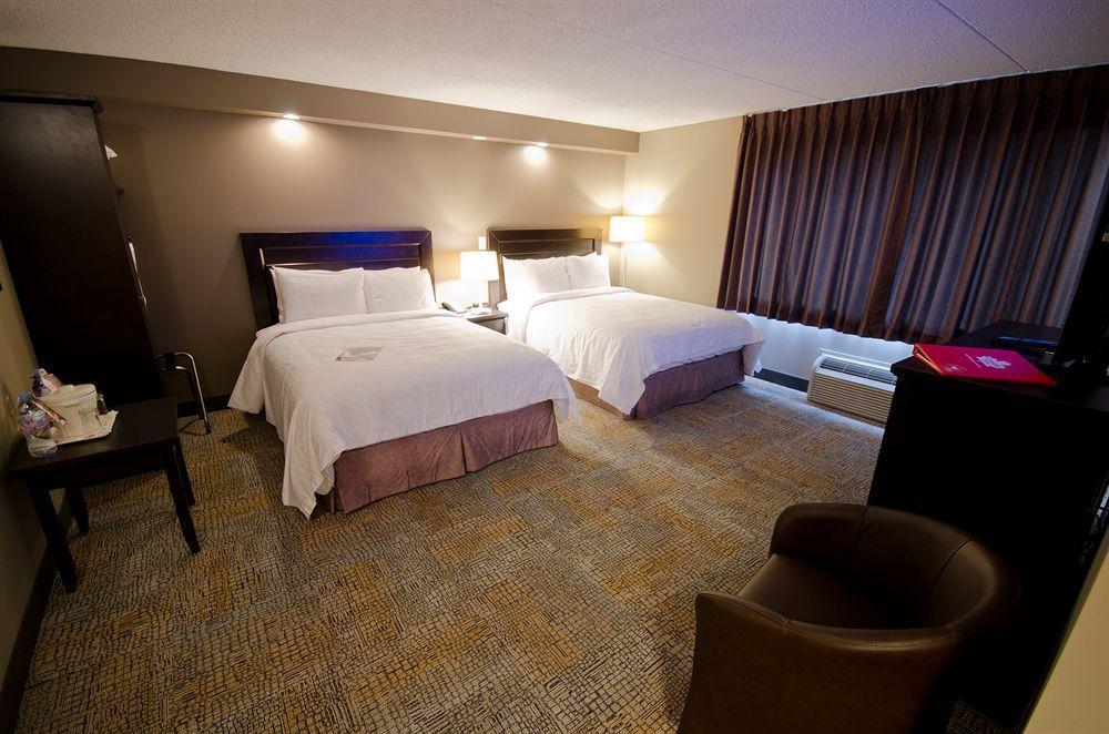 Express By Canad Inns Winnipeg Eksteriør billede