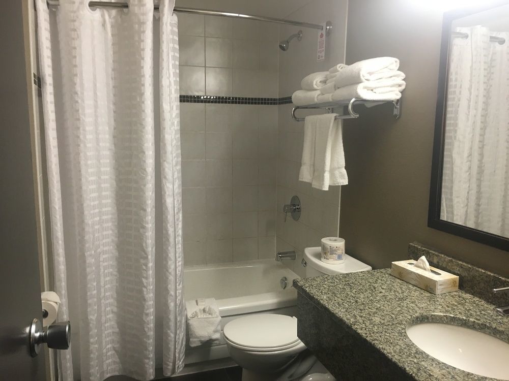 Express By Canad Inns Winnipeg Eksteriør billede